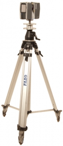 laser-scanner-on-tripod_300x690